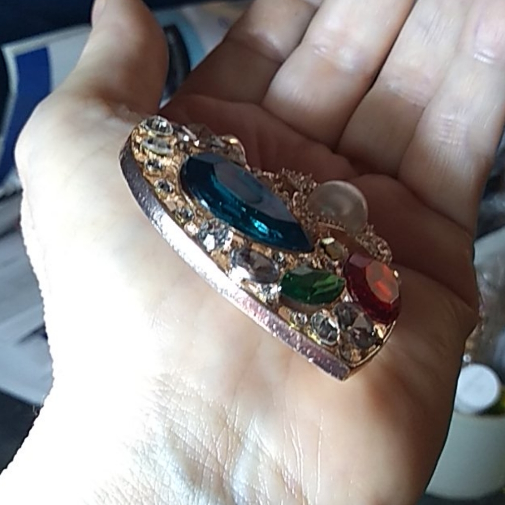 Crystal and Stone Pendant Necklace - Picture 3 of 4